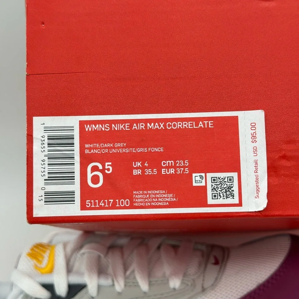 Nike White and Purple Sneakers with Air Cushion
